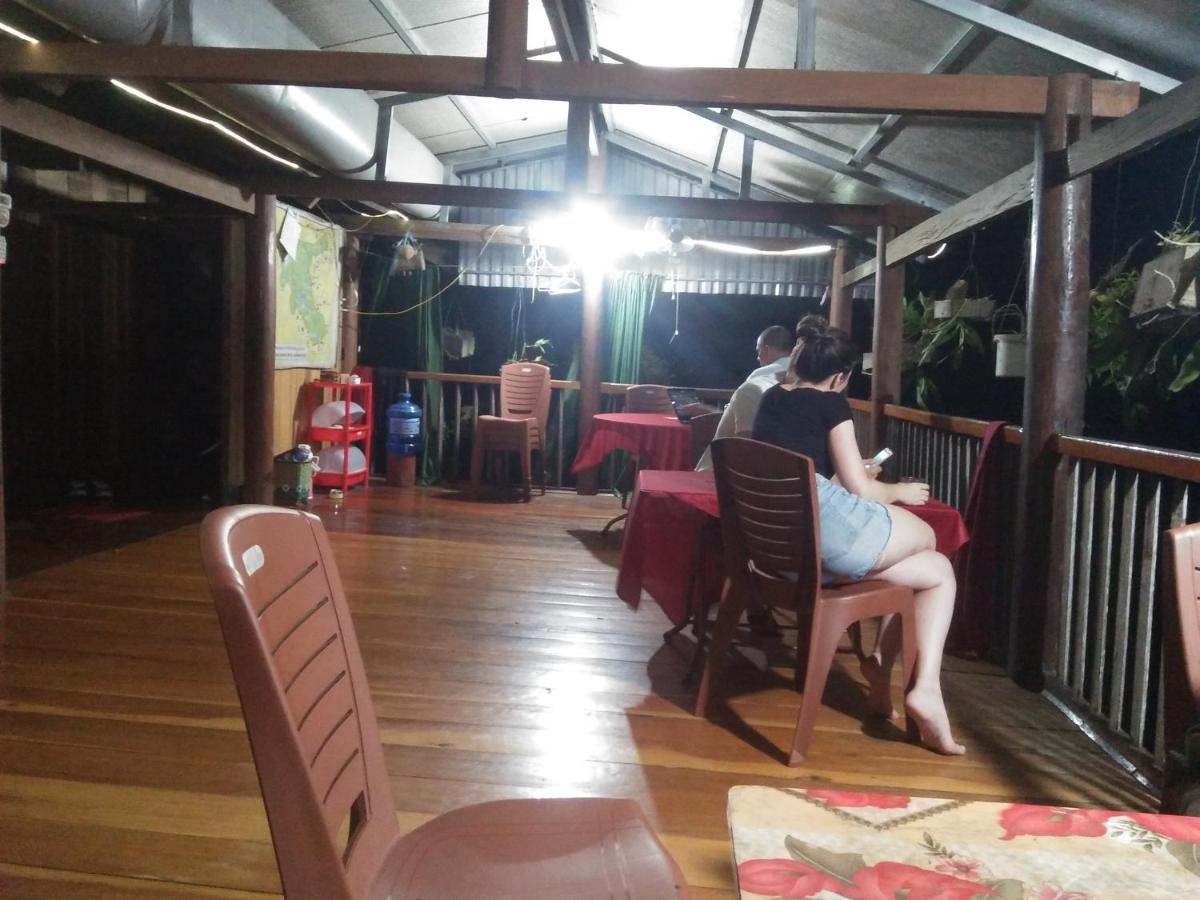 Tran Xuan Homestay Ba Be Village Exterior foto